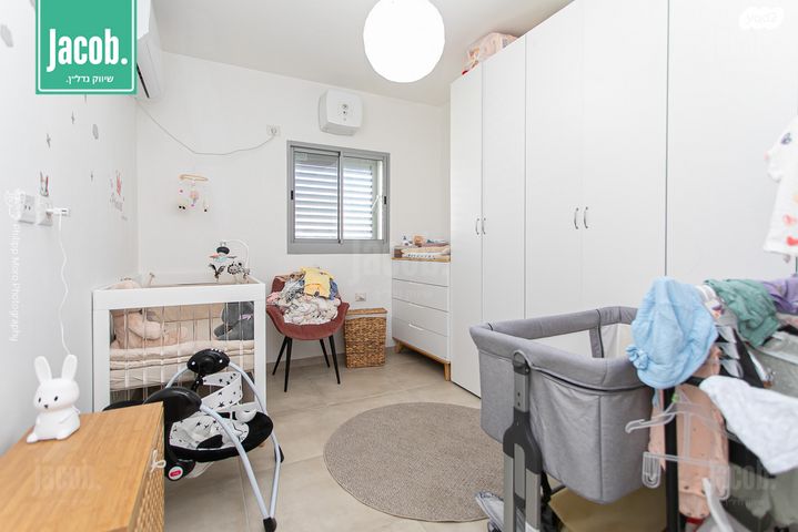 גג/ פנטהאוז, שדרות מנחם בגין, החותרים, טירת כרמל