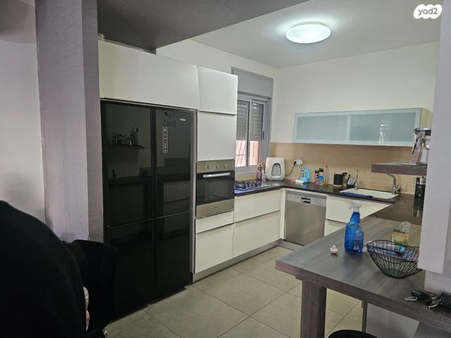 דירה, שדרות האלונים 5, פארק המושבה, באר יעקב