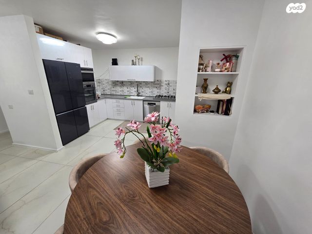 דירה, דקר, גני יער, לוד