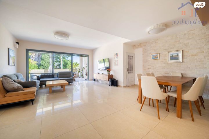 גג/ פנטהאוז, אלוף דוד, רמת חן, רמת גן