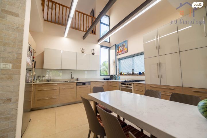 גג/ פנטהאוז, אלוף דוד, רמת חן, רמת גן