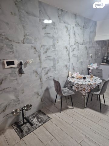 דירה, העצמאות, קרית אתא