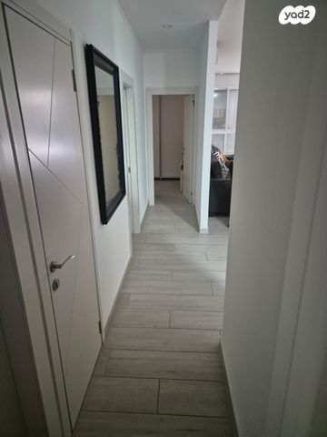 דירה, העצמאות, קרית אתא