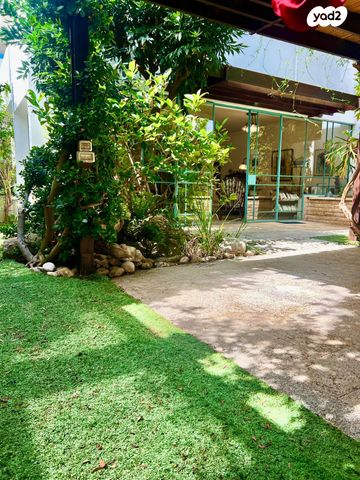 בית פרטי/ קוטג', יקותיאל אדם, ותיקים, כפר סבא