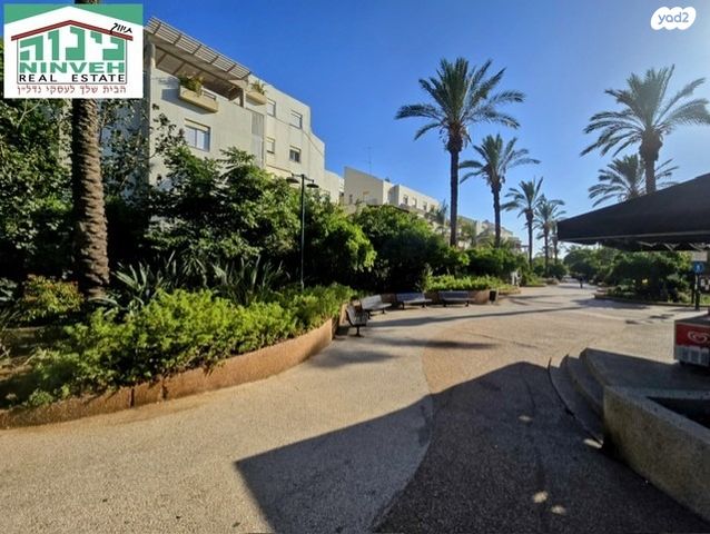 דופלקס, שדרות בגין, לב הפארק, רעננה