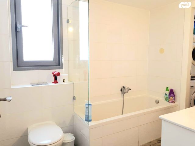 דירה, שייקה אופיר, פסגות אפק, ראש העין