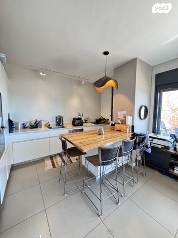 דירה, נווה גן, רמת השרון