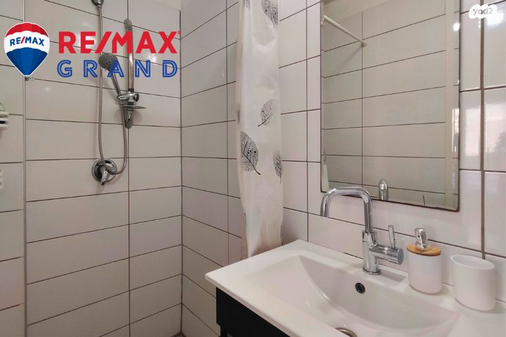 סטודיו/ לופט, דרך אלנבי 20, שער פלמר, תחנת רכבת השמונה, חיפה