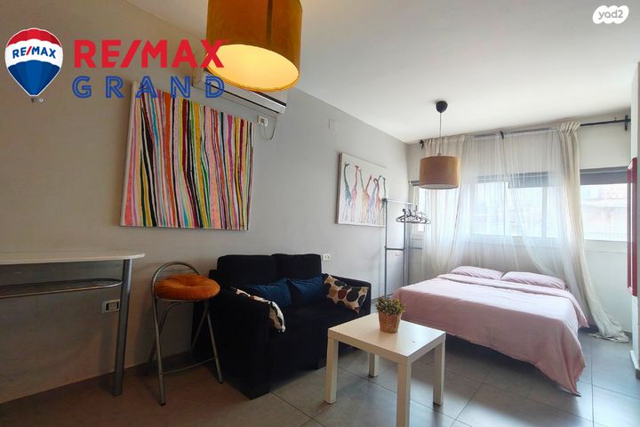 סטודיו/ לופט, דרך אלנבי 20, שער פלמר, תחנת רכבת השמונה, חיפה