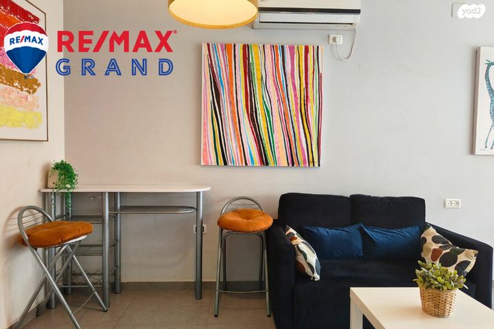 סטודיו/ לופט, דרך אלנבי 20, שער פלמר, תחנת רכבת השמונה, חיפה