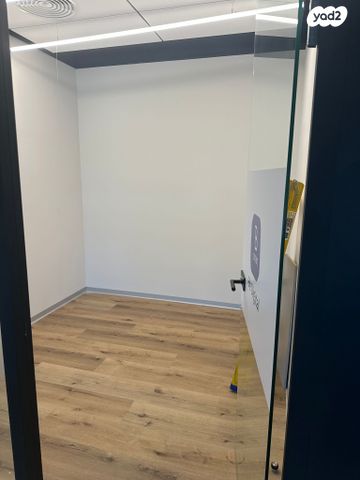 בניין משרדים, הרוקמים 29, אזור תעשיה ג, חולון