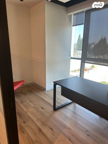 בניין משרדים, הרוקמים 29, אזור תעשיה ג, חולון