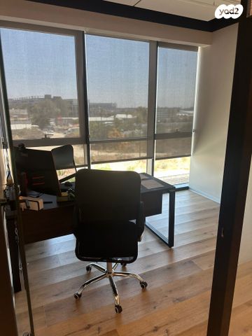 בניין משרדים, הרוקמים 29, אזור תעשיה ג, חולון