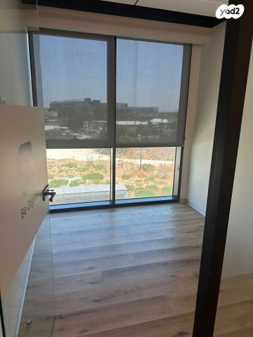 בניין משרדים, הרוקמים 29, אזור תעשיה ג, חולון