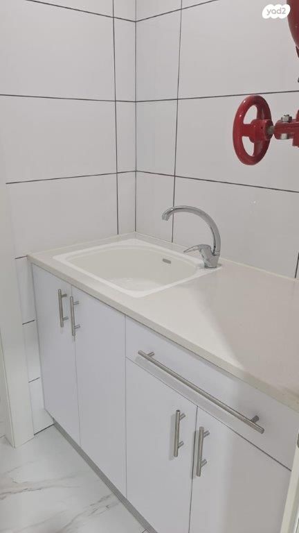 חנויות/ שטח מסחרי, המצודה, אזור תעשיה, אזור