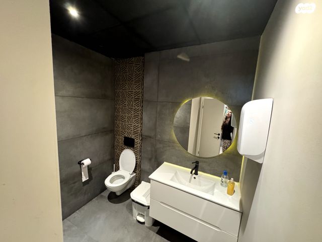 משרדים, משה לוי, מב"ת מערב, אזור תעשייה חדש, ראשון לציון