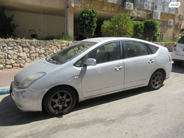מודעת רכב טויוטה פריוס