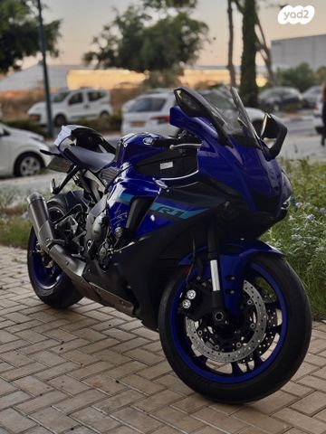 מודעת רכב ימאהה YZF-R1