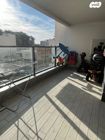 דירה, ז'בוטינסקי 4, עיר, מרכז העיר, נהריה