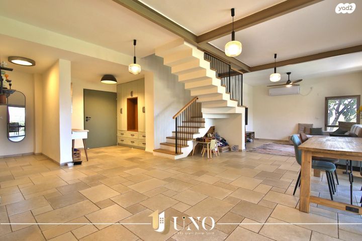 דו משפחתי, תל קציר