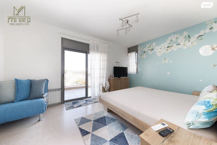 דו משפחתי, משעול מעפילי קפריסין, שיכוני המזרח, ראשון לציון