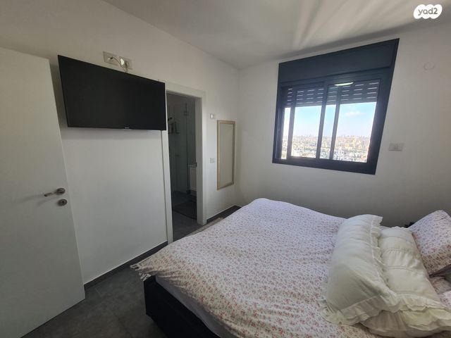 גג/ פנטהאוז, אליהו קראוזה 1, אגרובנק, חולון