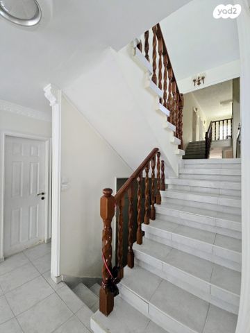 דו משפחתי, רעננה