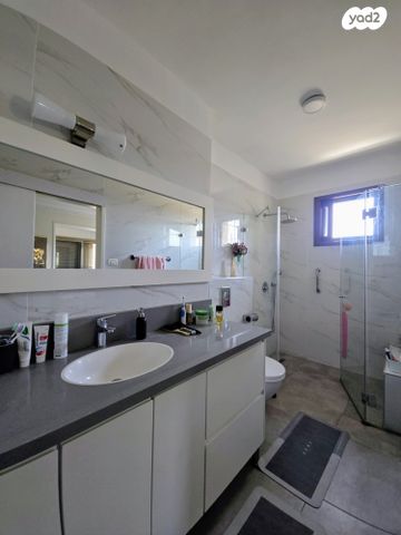 דו משפחתי, רעננה