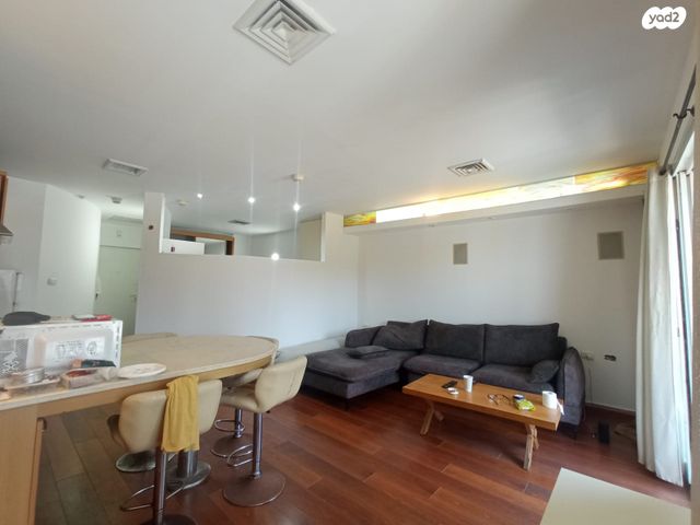 דירה, שדרות מנחם בגין 1, גבעת אולגה, חדרה