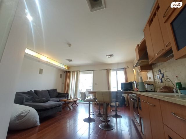 דירה, שדרות מנחם בגין 1, גבעת אולגה, חדרה