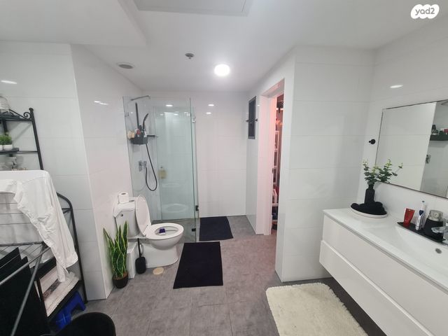 גג/ פנטהאוז, אליהו קראוזה 1, אגרובנק, חולון