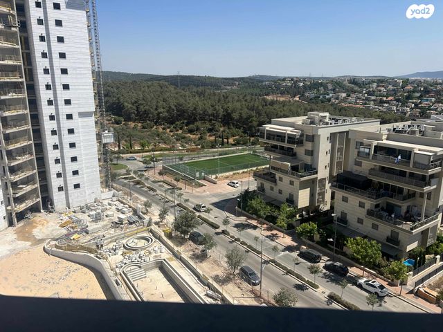 מגרשים