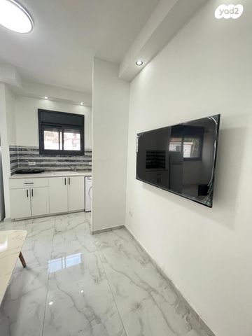 דירה, דוד רזיאל, חיפה