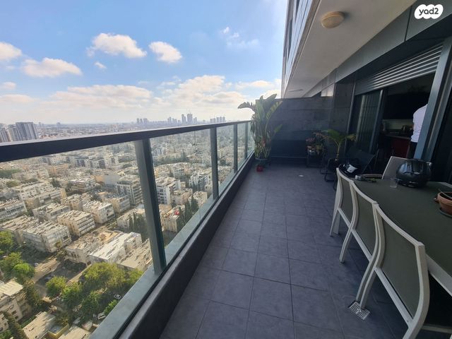 גג/ פנטהאוז, אליהו קראוזה 1, אגרובנק, חולון