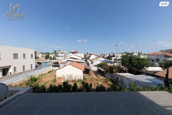 דו משפחתי, משעול מעפילי קפריסין, שיכוני המזרח, ראשון לציון