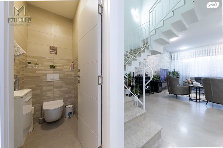 דו משפחתי, משעול מעפילי קפריסין, שיכוני המזרח, ראשון לציון