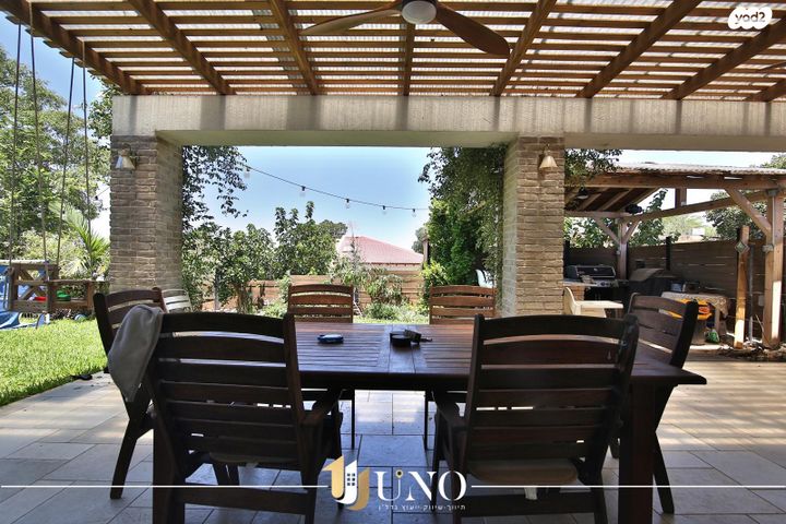 דו משפחתי, תל קציר