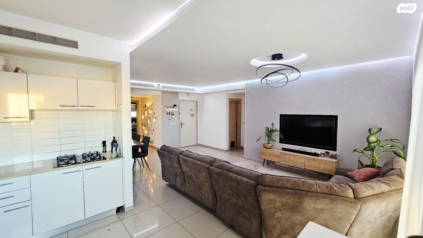 דירה, אהרון מזיא, שעריים, רחובות