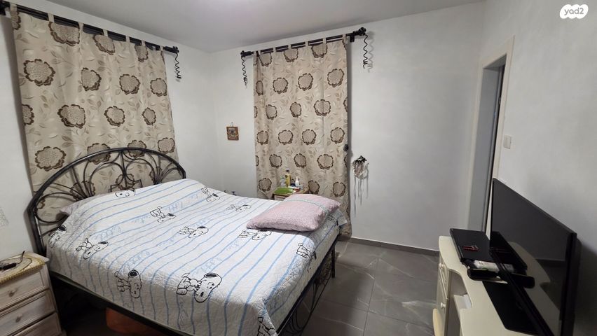 דירה, קלמן ביאלר, רחובות החדשה, רחובות