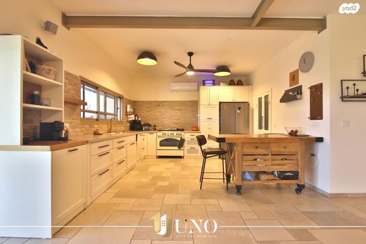 דו משפחתי, תל קציר