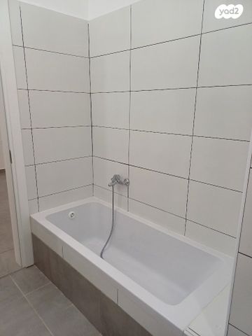 דו משפחתי, מעלה אפרים