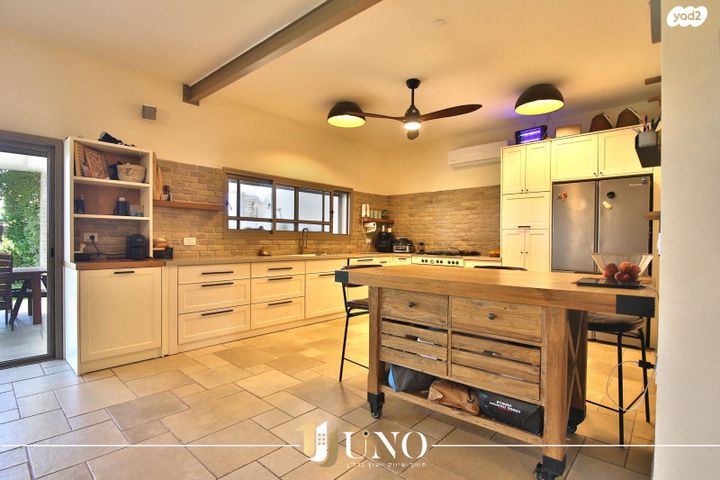 דו משפחתי, תל קציר