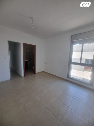 דירה, החורש 6, 2008, רעננה