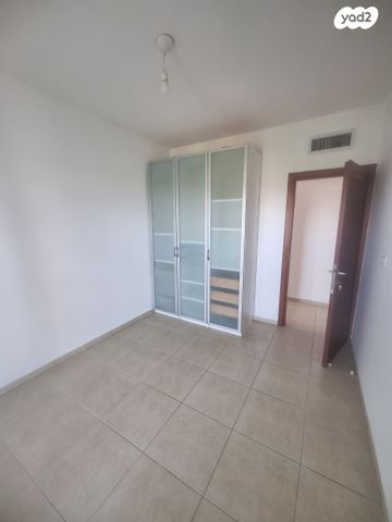 דירה, החורש 6, 2008, רעננה