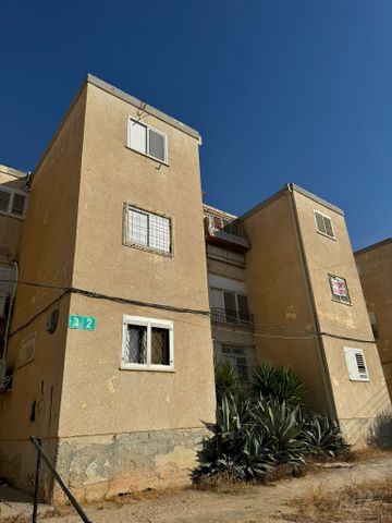 דירה, שכונה ה', באר שבע
