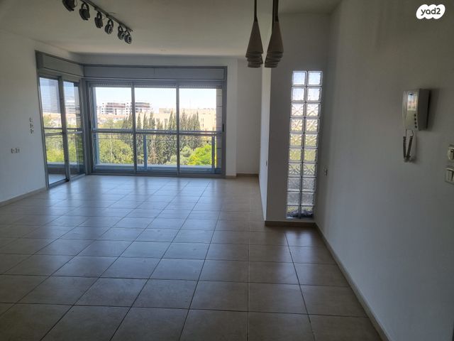 דירה, החורש 6, 2008, רעננה