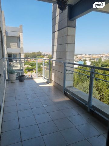 דירה, החורש 6, 2008, רעננה