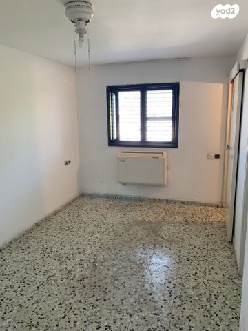 דירה, שדרות אליהו, מזכרת בתיה