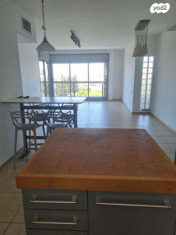 דירה, החורש 6, 2008, רעננה