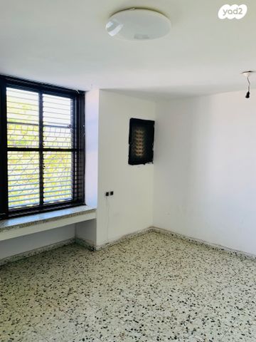 דירה, שדרות אליהו, מזכרת בתיה